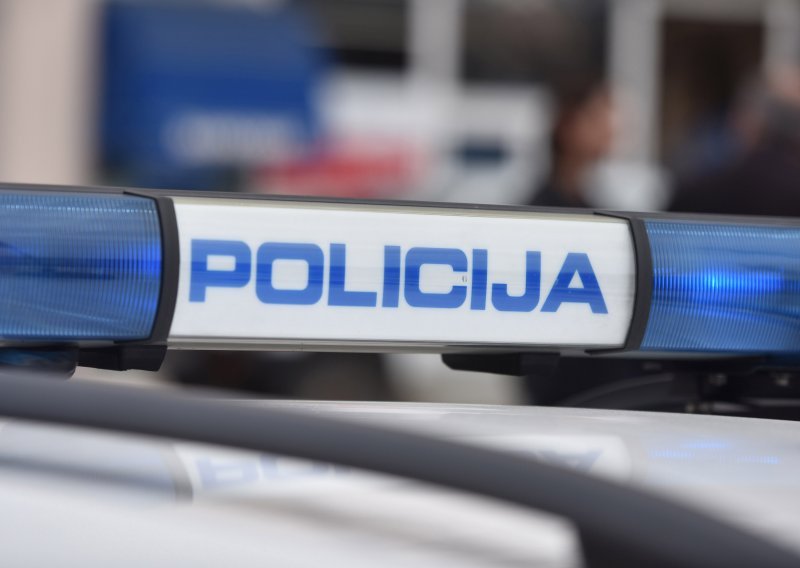 Uhićen lažni policajac koji je prevario staricu