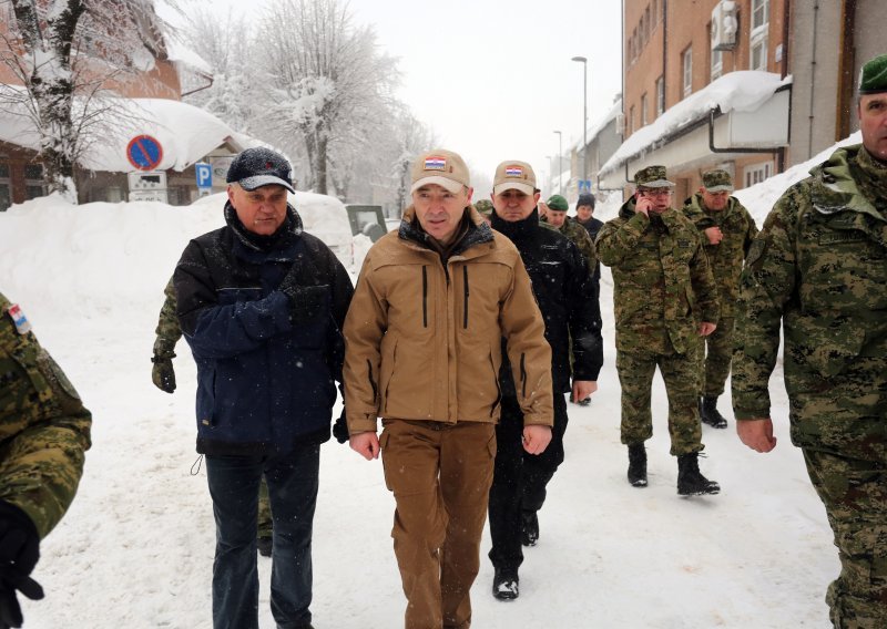 Krstičević: Vojska pomaže narodu u nevoljama, to nam je zadaća