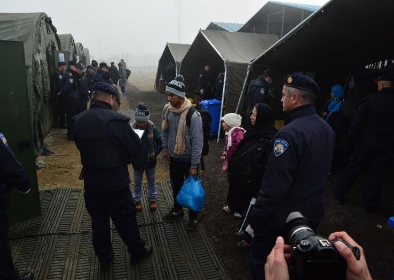 U Hrvatsku u 24 sata ušlo gotovo osam i pol tisuća migranta