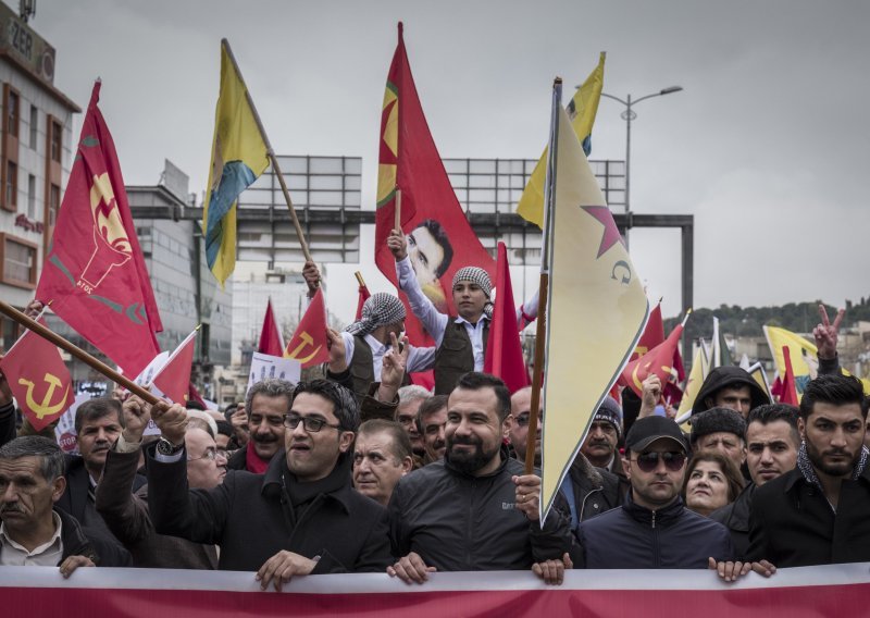 Tisuće prokurdskih prosvjednika protiv turske ofenzive na Afrin