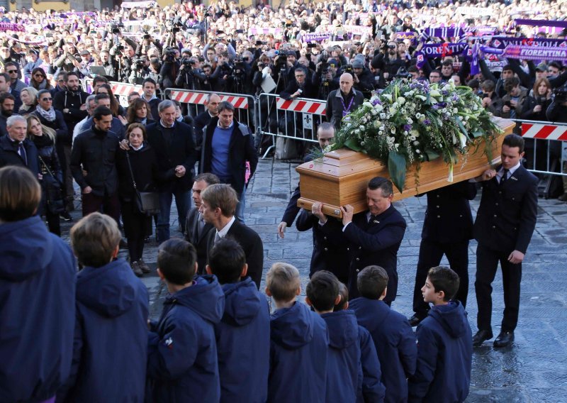 Firenca u suzama, Badelj održao emotivni govor na oproštaju od Astorija