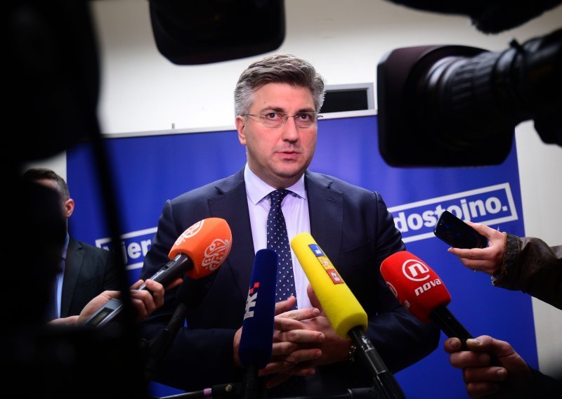 Plenković u Orebiću: Pelješki most ide dalje