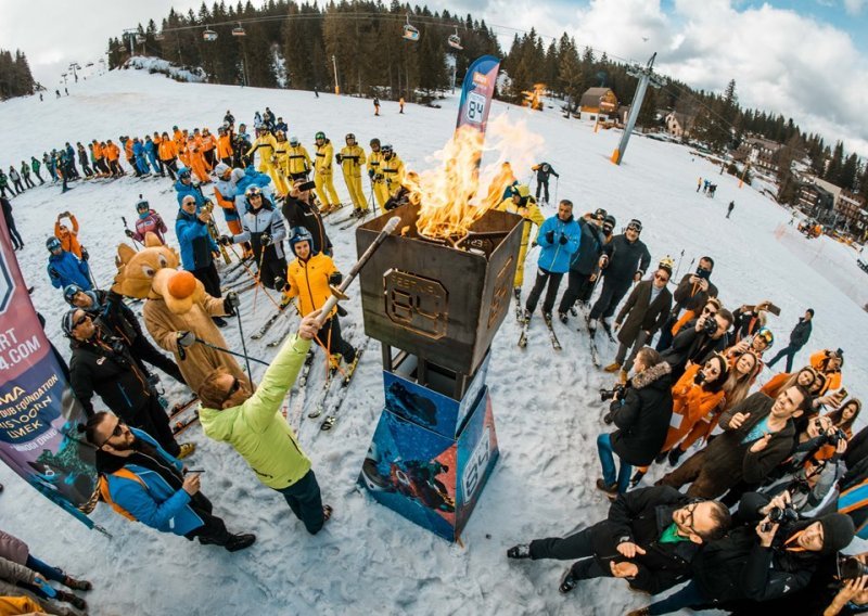 Bojan Križaj originalnom olimpijskom bakljom pokrenuo Festival 84