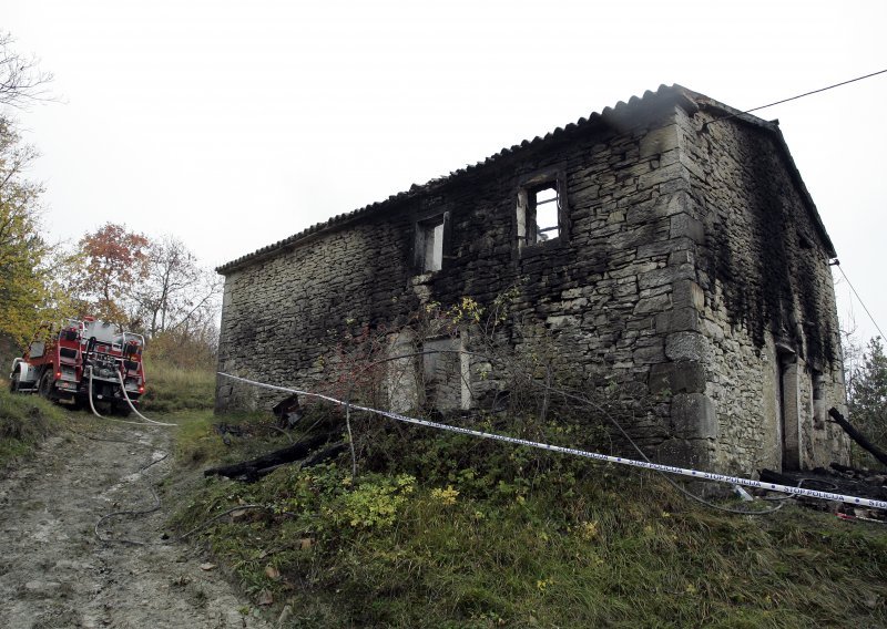 Starac stradao u požaru obiteljske kuće