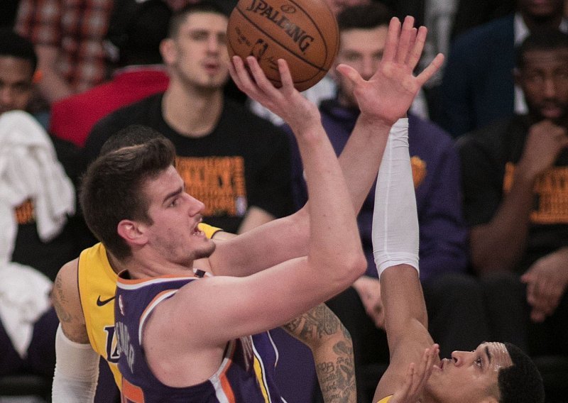 Hezonja i Bender kombinirano ispalili 25 lopti, novi porazi Orlanda i Phoenixa