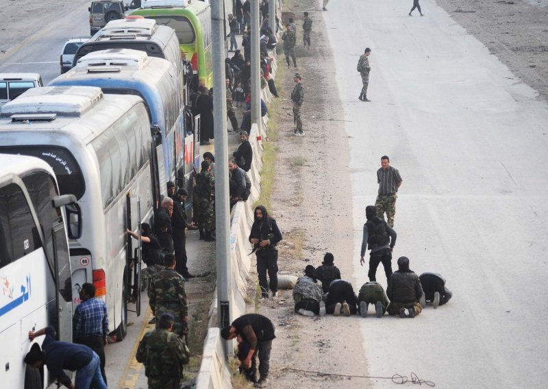 U napadu na konvoj u Burkini Faso 37 mrtvih