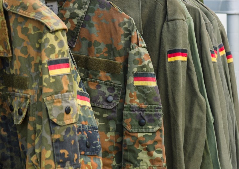 Njemačka vojska uvodi uniforme za trudne vojnikinje