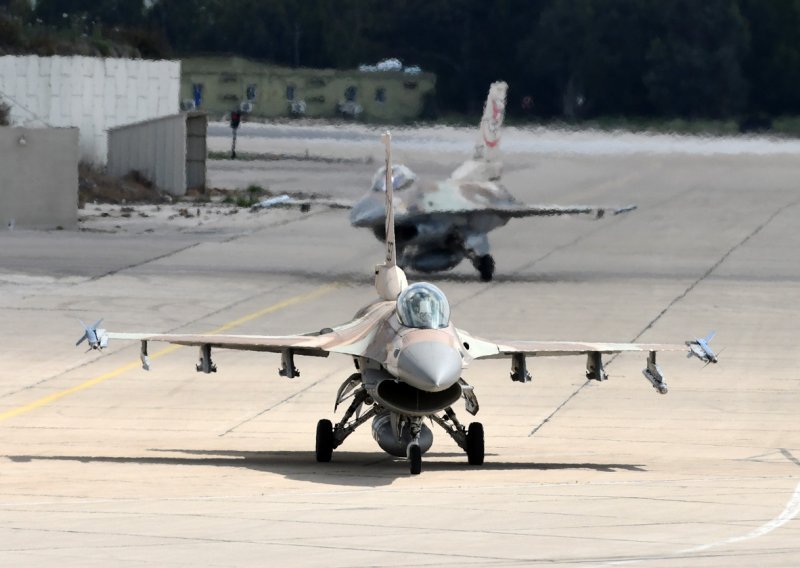 Stasao novi naraštaj hrvatskih pilota, završili petogodišnje školovanje