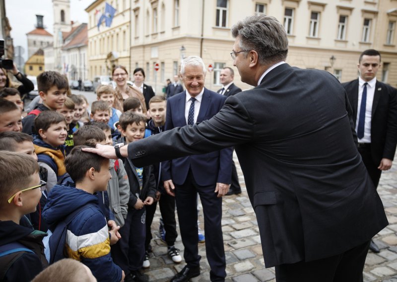 Glavni tajnik Vijeća Europe nahvalio Hrvatsku zbog manjina, evo što mu se dogodilo pred Banskim dvorima