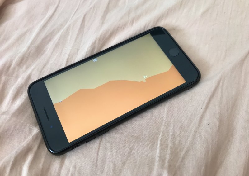 Mobilna igra tjedna: Zaigrali smo Desert Golfing