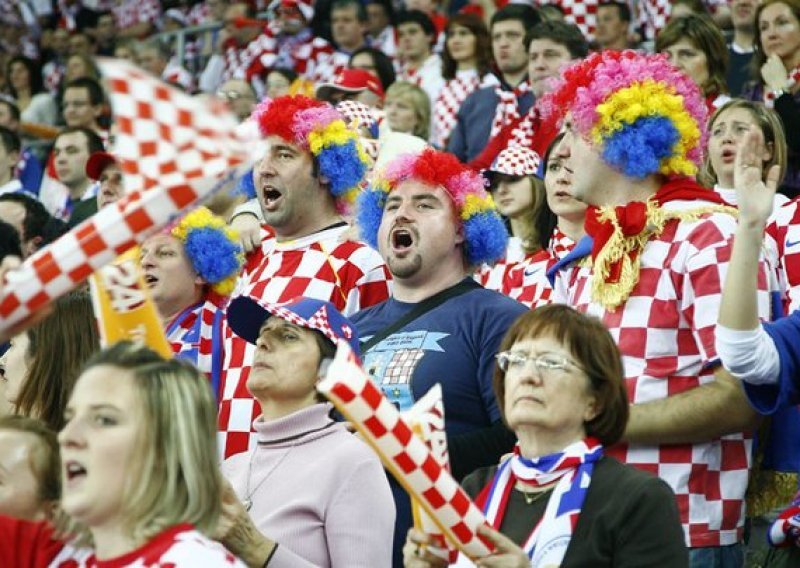 Poljaci iseljavaju studente zbog Eura 2012