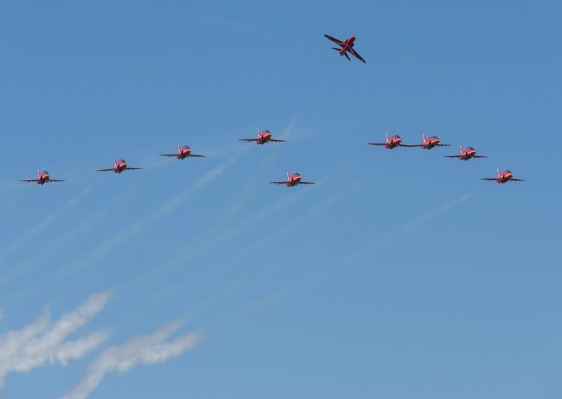 Britanski akrobati Red Arrows posjetili Zadar i priredili spektakl u zraku