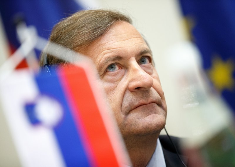 Erjavec ne vidi ništa sporno u odgodi tužbe protiv Hrvatske