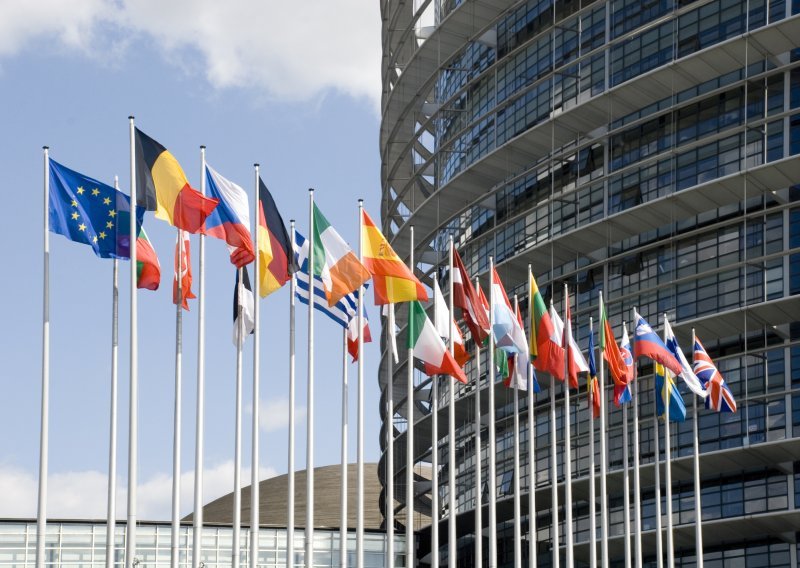 Croatian flag raised in front of EP in Strasbourg