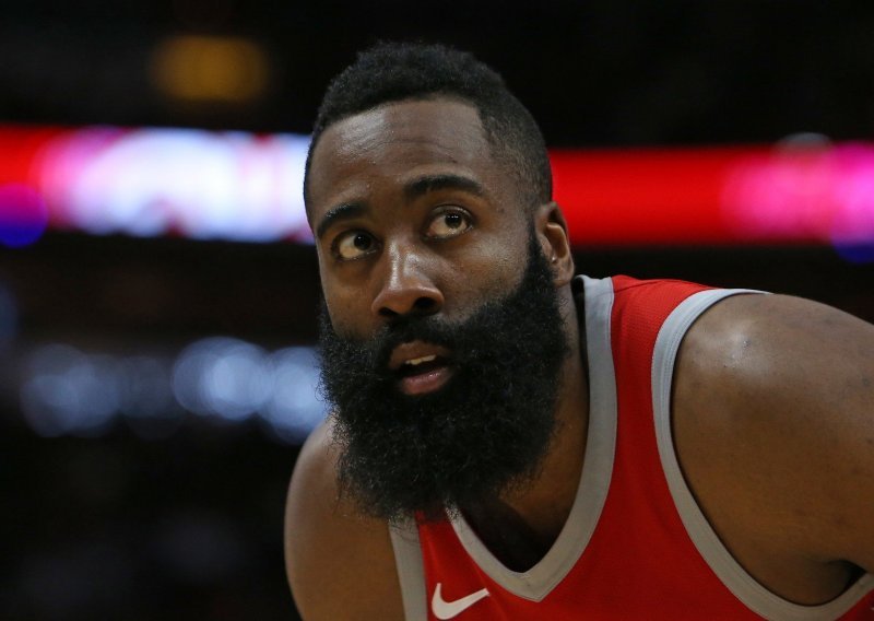 Budući MVP James Harden poigravao se igračima Utaha, Houston lako do pobjede