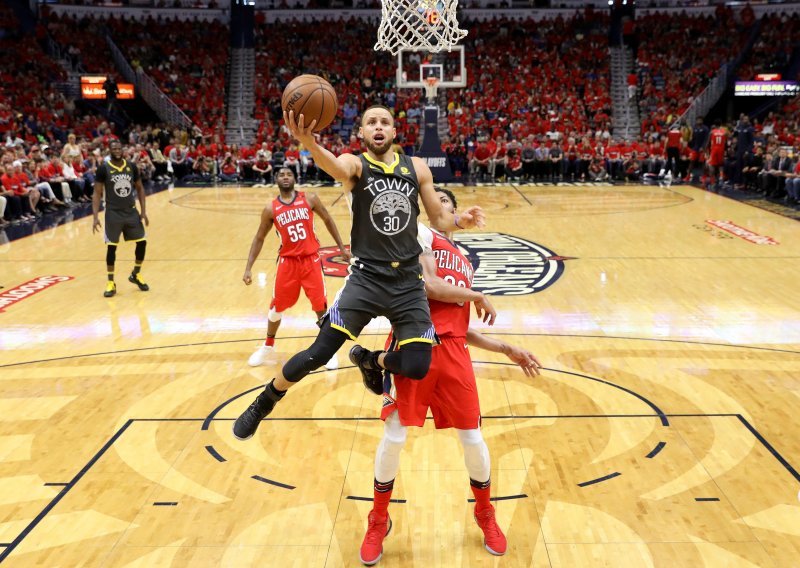 Uvjerljivim pobjedama Golden State i Houston stigli nadomak konferencijskog finala