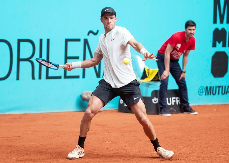 Borna Ćorić poput 'brzog vlaka' projurio pokraj Nijemca