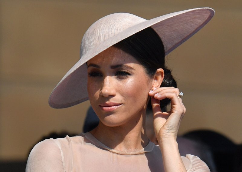 Meghan Markle modno podbacila: U prevelikoj haljini koja je mnoge podsjetila na posteljinu