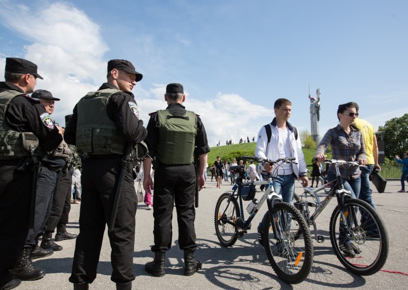 Ukrajinska policija oslobodila blizu 100 ljudi od robovskoga rada