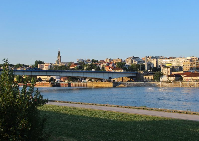 Srbija dodatno ulaže u poticajne mjere populacijske politike