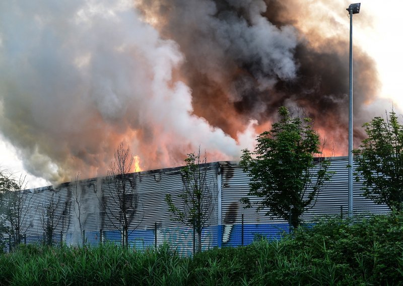 Gorjela zgrada u Heinzelovoj ulici, na drugom kraju grada podmetnut požar u C.I.O.S.-u