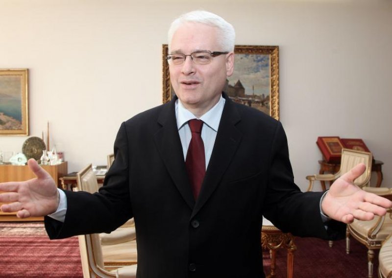 Josipović poručio: Kasno je za plakanje