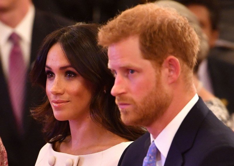 Evo zbog čega su princ Harry i Meghan Markle prestali s nježnostima u javnosti