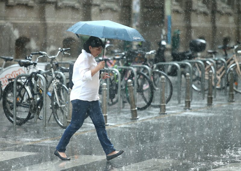 Izdan meteoalarm zbog grmljavinskih pljuskova, a na Jadranu i zbog olujne bure