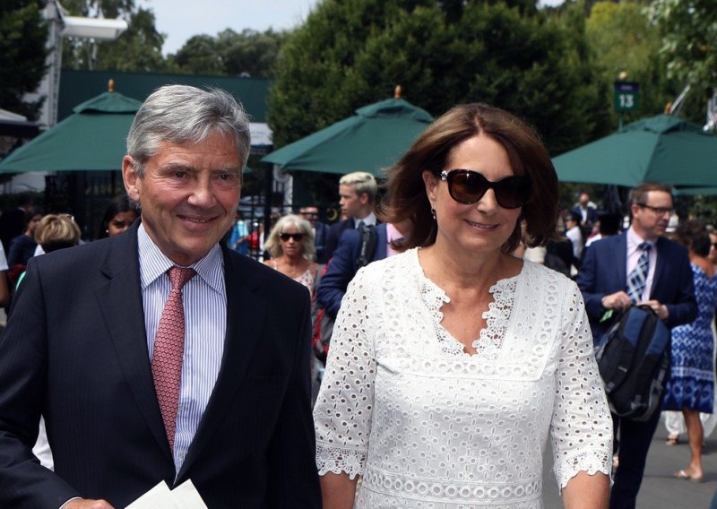 Roditelji vojvotkinje Kate Middleton uživaju kao počasni gosti Wimbledona