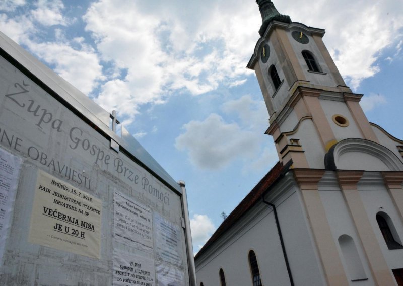 Nedjeljno finale zeznulo župnike, no nisu se smeli: Pogledajte što se događa po župama diljem Hrvatske