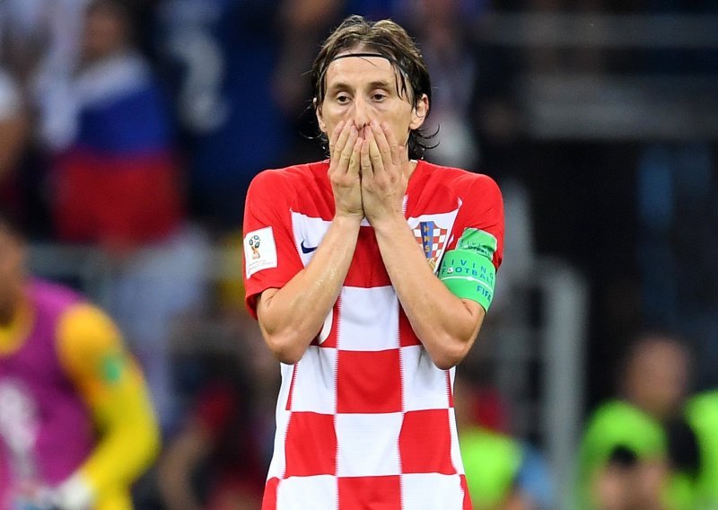 Neutješni Luka Modrić sa suzom u oku teško se miri s porazom u finalu SP-a; evo prve reakcije