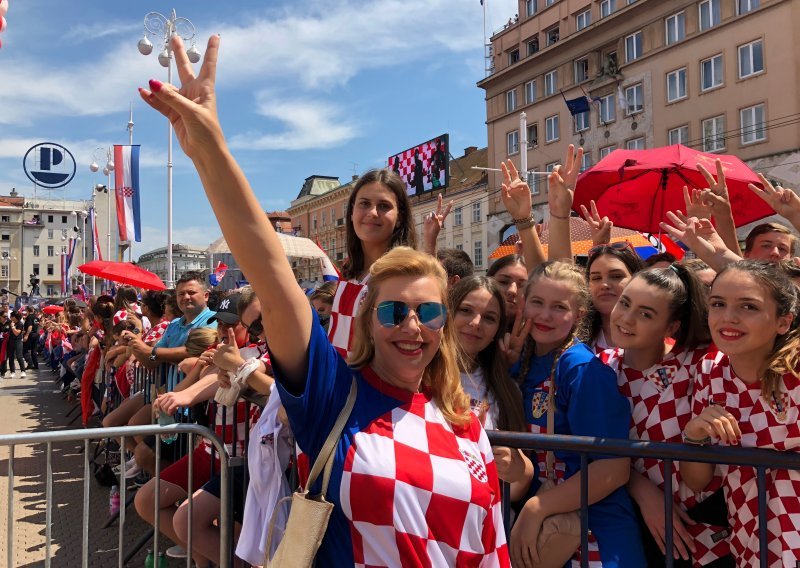 Zavirite iza pozornice dočeka nogometaša, sreli smo nekoliko poznatih faca