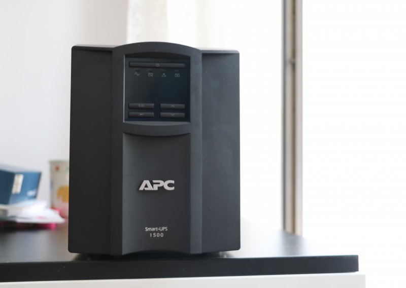 Što kada nestane struje? Isprobali smo APC Smart-UPS 1500, evo dojmova