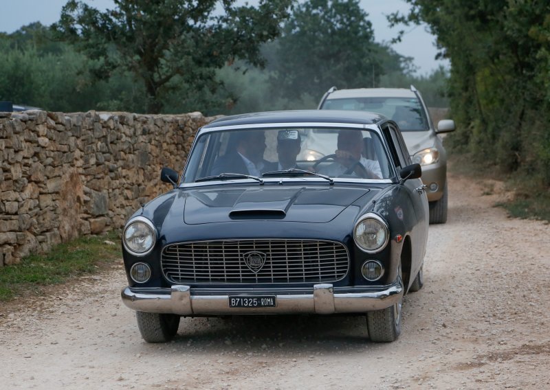 Oldtimer u kojem su na vjenčanje stigli Franka i Vedran ima zanimljivu povijest