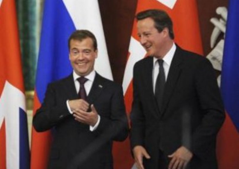 Medvedev: Cameron bi bio dobar KGB-ovac