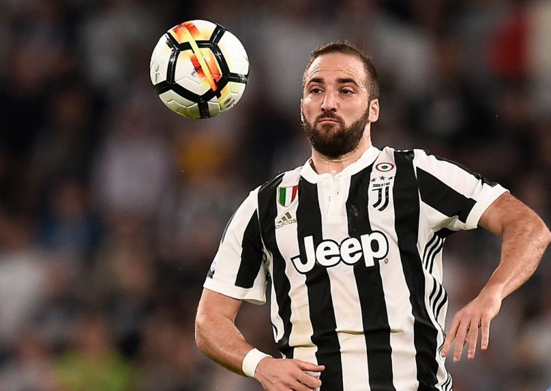 Higuain potpisao za Milan i odmah razočarao navijače, tifozi mu ovo neće oprostiti