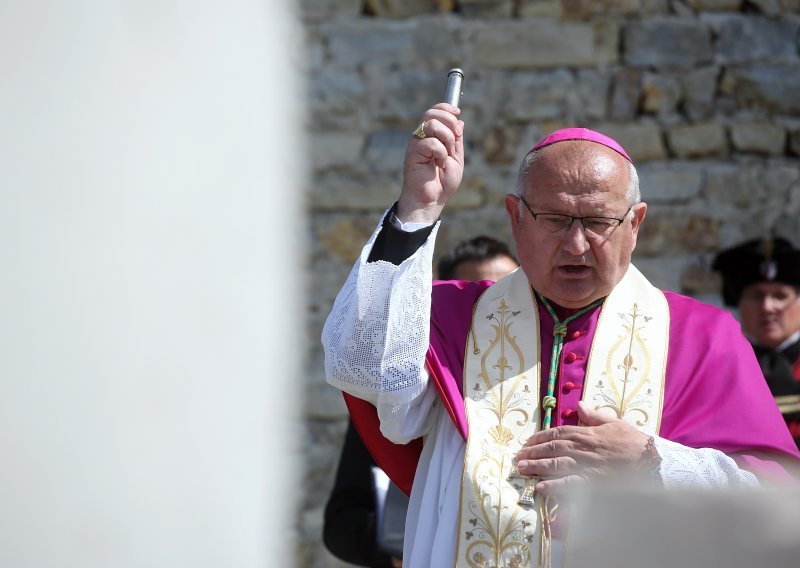 Vojni ordinarij za mise u Kninu održao i sat povijesti