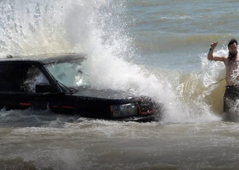 Vlasnik na teži način naučio da Range Rover nije svemoguć