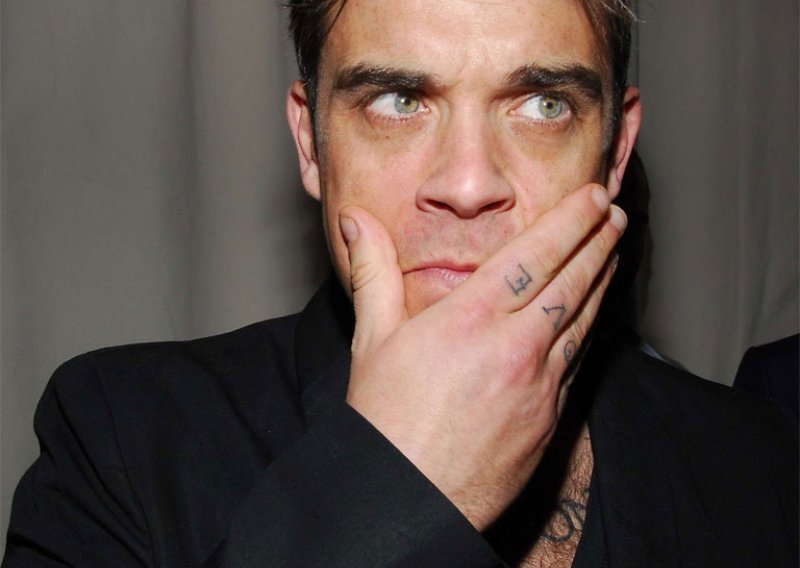 Robbie Williams svoju garažu pretvorio u slikarski atelje