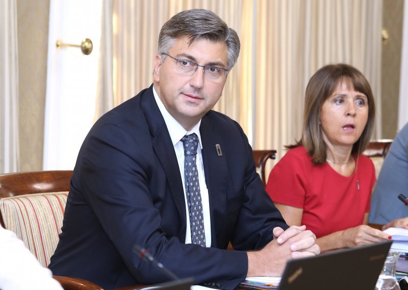 Plenković: Pronašli smo rješenje, radnici Uljanika dobit će plaću za srpanj i kolovoz