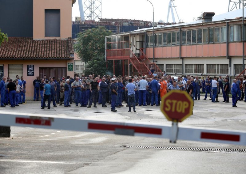 Nako neuspješnog mirenja i radnici 3. maja stupili u štrajk