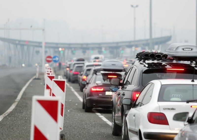 Slovenski policajci u štrajku, očekujte gužve na na granici