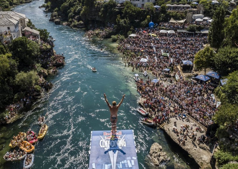 Mostar svjedočio ludim skokovima i istinskom spektaklu, a trijumfirala je legenda