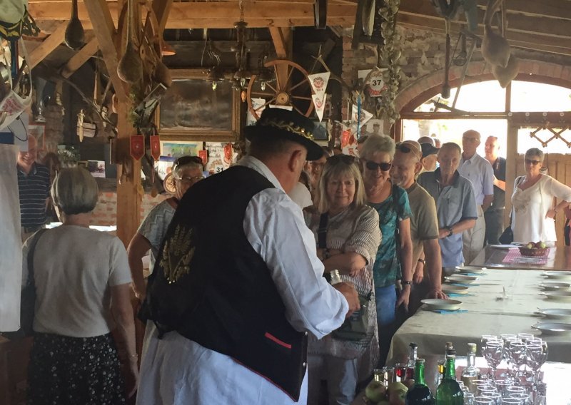 Danci i Kinezi stižu u Slavoniju, a zanima ih sve, od gastronomije do sporta