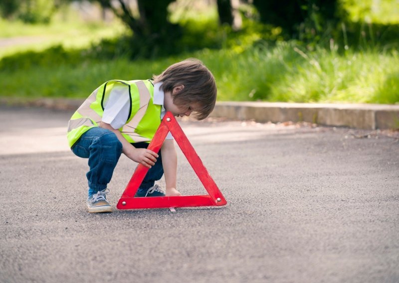 Bojite se pustiti dijete samo u školu? Ovi alati će vam pomoći da se opustite