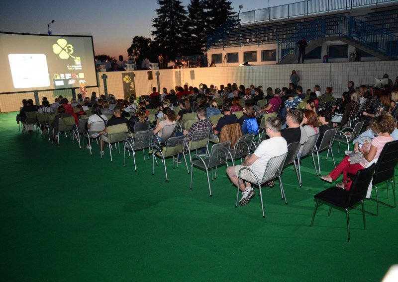 Jedinstvenom projekcijom filma u ispražnjenom gradskom bazenu u Bjelovaru započeo DOKUart