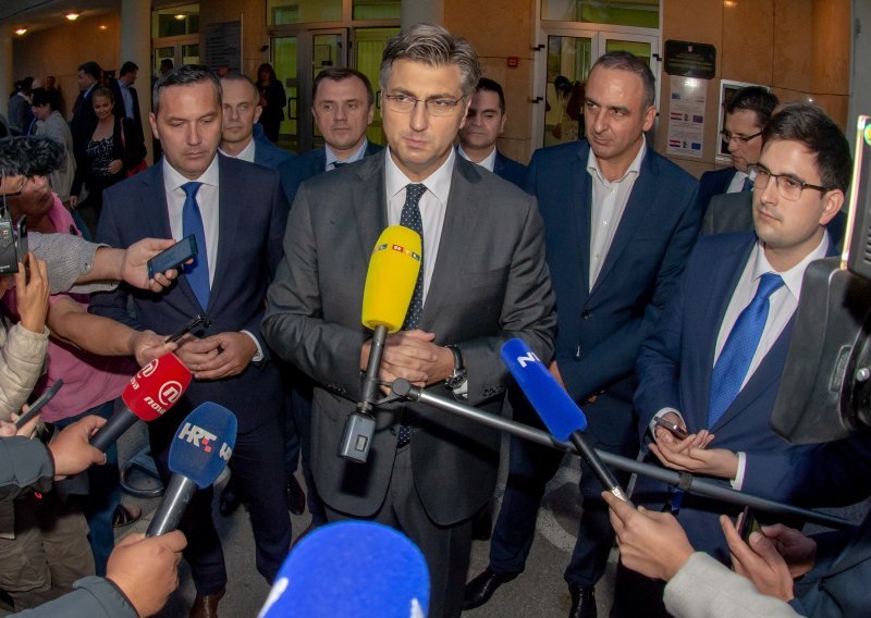 Plenković u Lici nakon izbacivanja Milinovića: Očekujem da će Kustić biti ujedinjujući akter