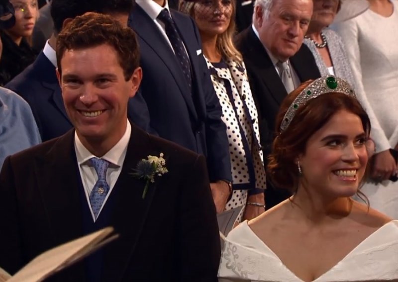 U dvorcu Windsor udala se kraljičina miljenica: Princeza Eugenie postala gospođa Brooksbank