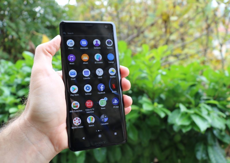 Isprobali smo Sony Xperia XZ3: Smartfon s odličnim zaslonom koji se ne boji ni rukavica...