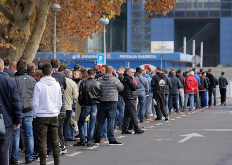 Dinamo igra utakmicu kakva se čeka pola stoljeća; u Maksimiru neviđene gužve za ulaznice!